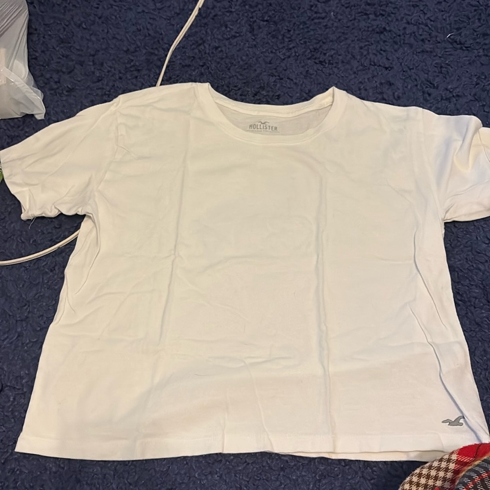 Hollister tshirt